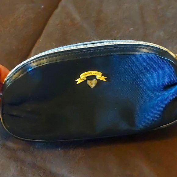 Victoria's Secrets Cosmetic Bag - NWOT - Picture 2 of 9